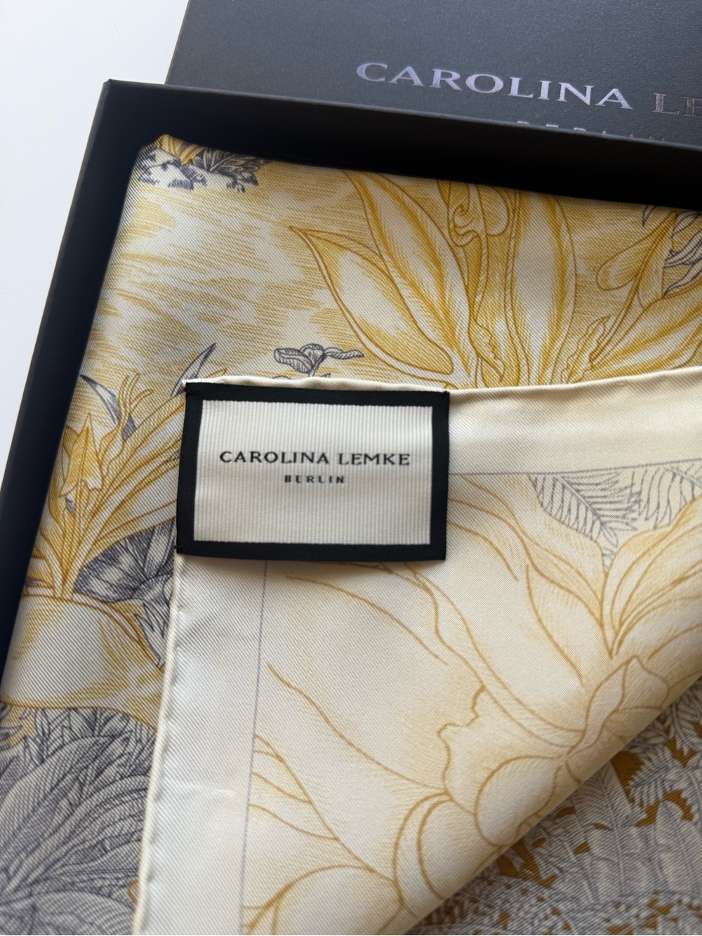NEW Carolina Lemke Secret Paradise Printed Mulberry Silk Scarf - Picture 7 of 10